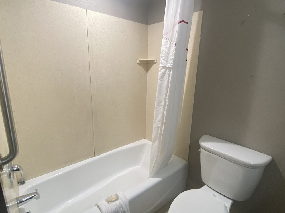 Red Roof Inn Pittsburgh Mcknight Rd - photo 19