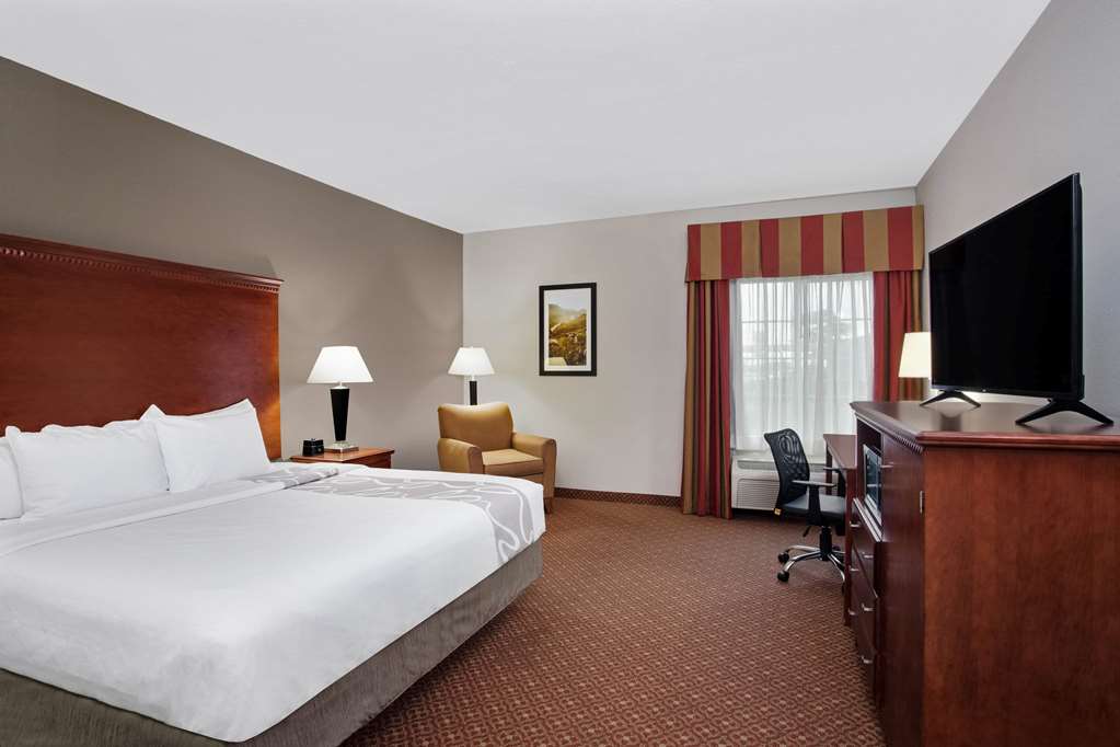 La Quinta Inn & Suites by Wyndham Fairfield TX - photo 36