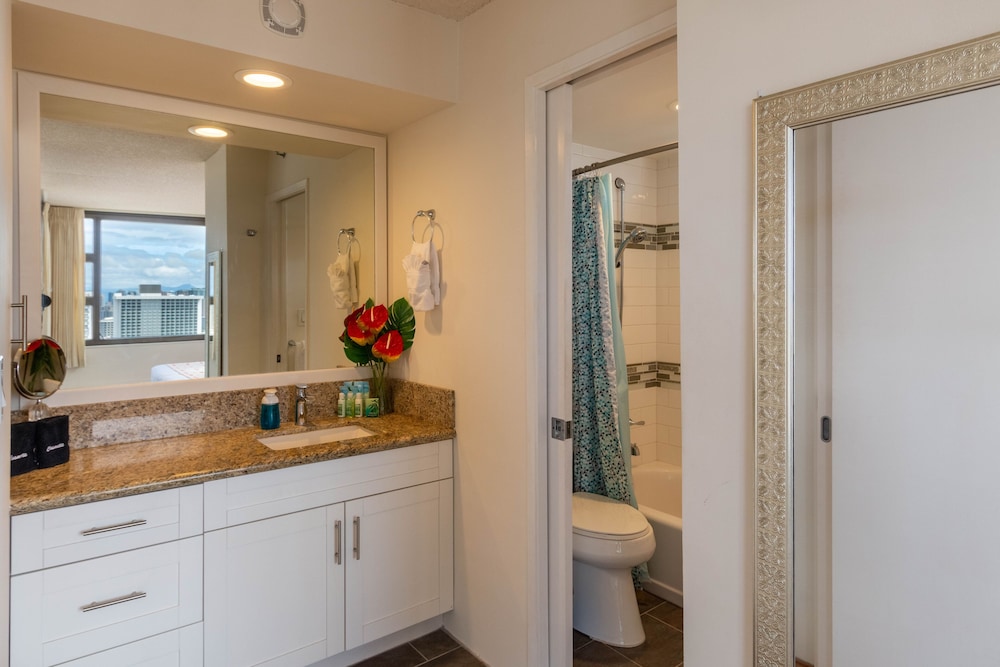 Waikiki Banyan Condo Located One Block From Waikiki Beach by Koko Resort Vacation Rentals - photo 106