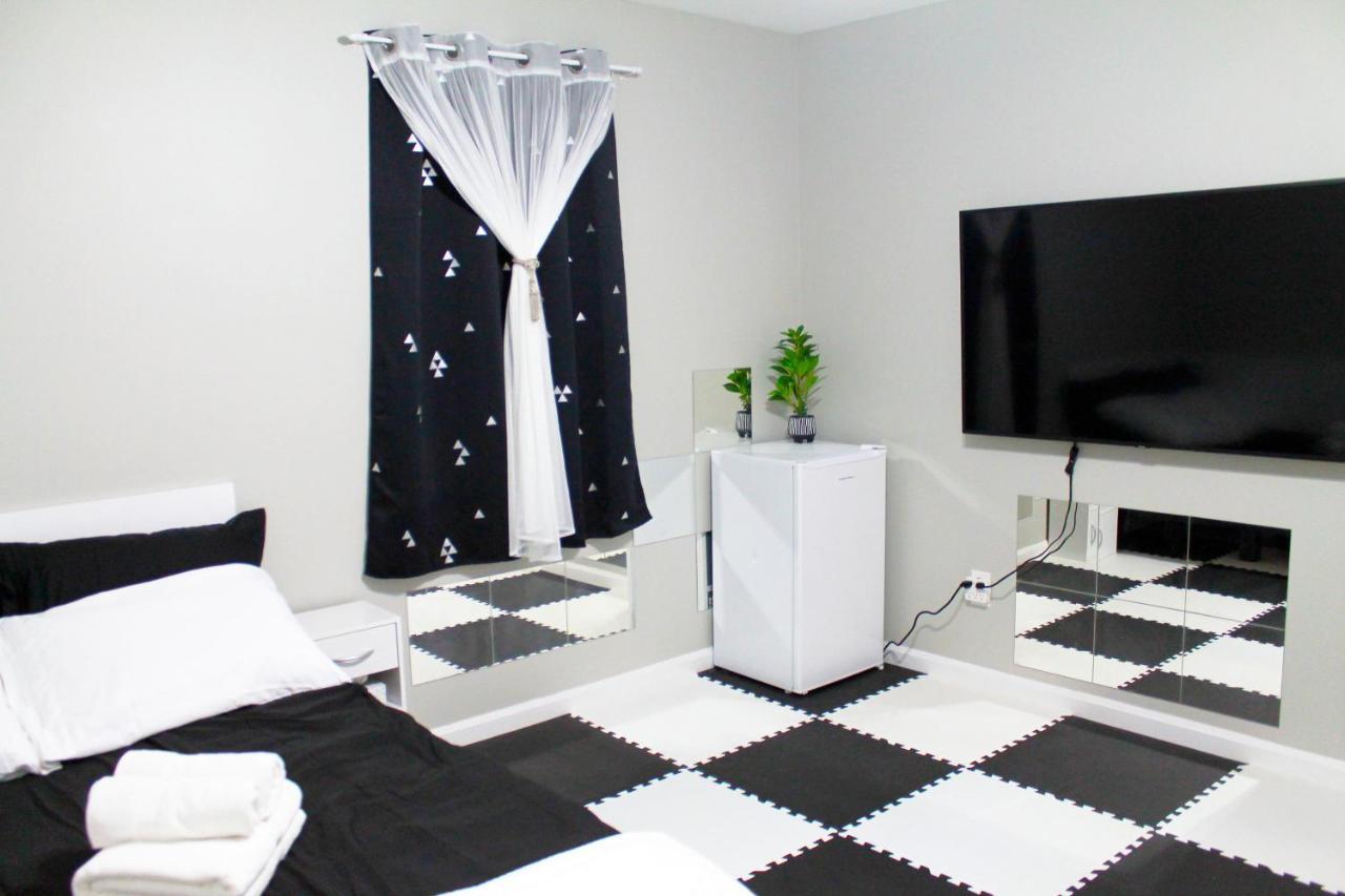 Private 3 bedrooms Free parking Private bathroom — Lower Sackville — photo 2