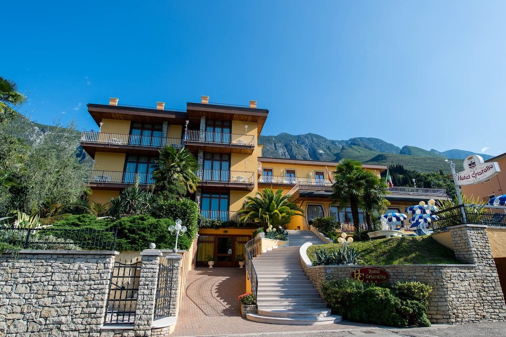 Hotel Cristallo — hotel in Andalo