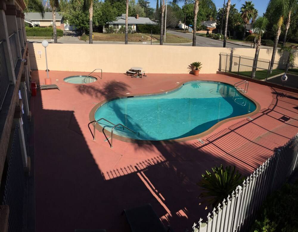 Calimesa Inn Motel - photo 32