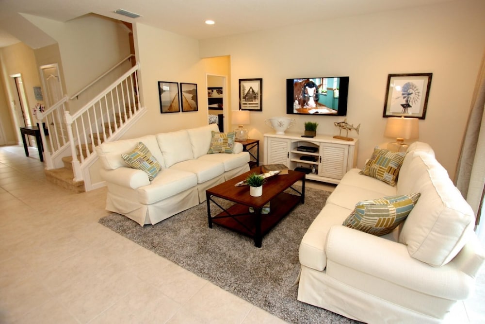 5236 Solterra - carbon neutral hotel in Davenport