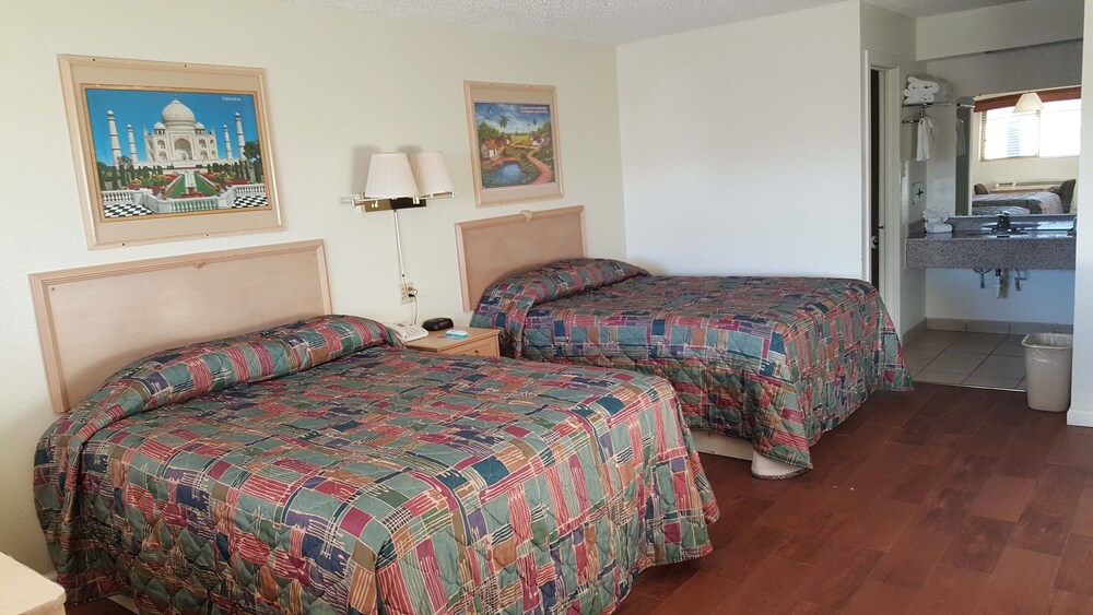 Denver City Motel - photo 9