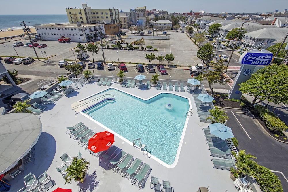 Commander Hotel & Suites - photo 37