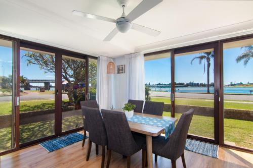 Time and Tide 1 — 4-Star Luxury Hotel in Tuncurry, Australia