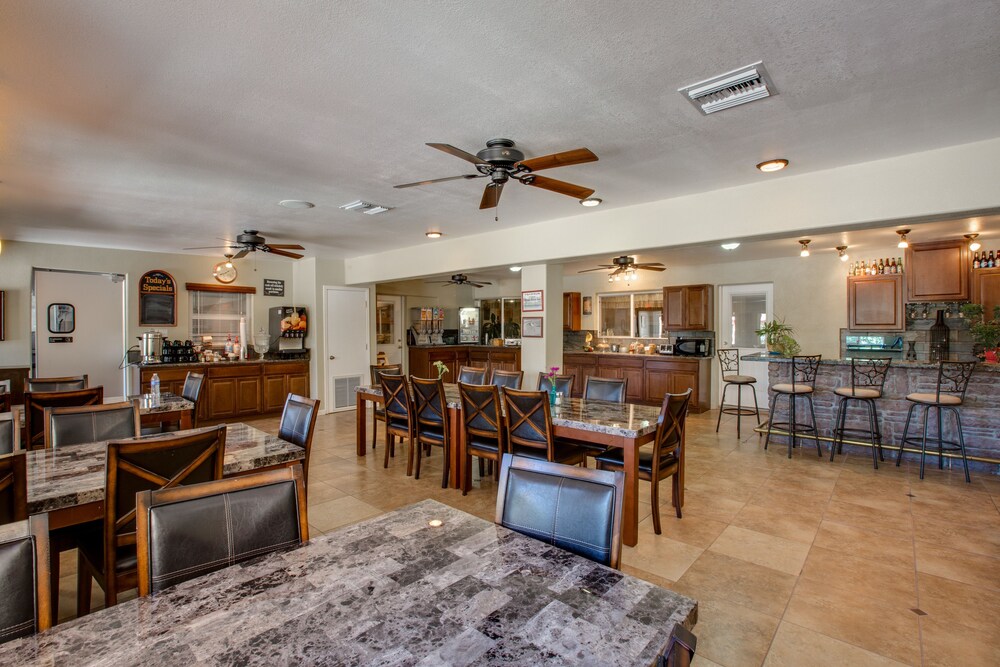 Dream Manor Inn - photo 42
