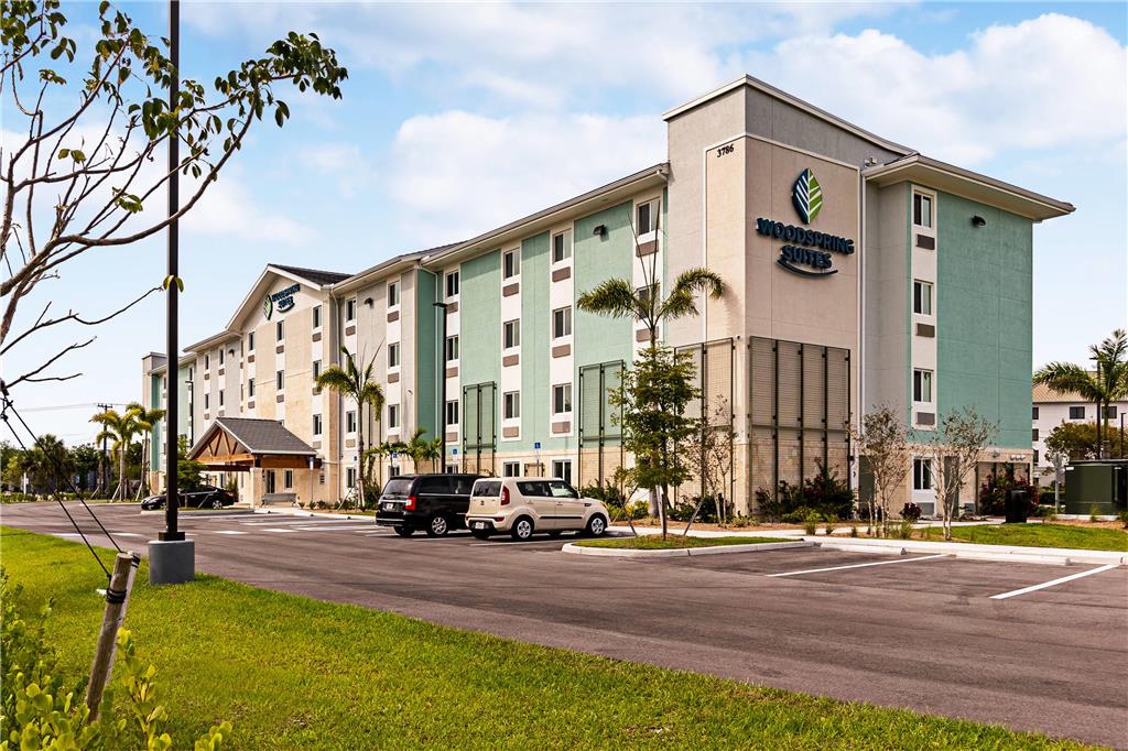 WoodSpring Suites Naples East - photo 2