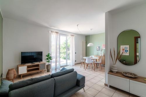 Casa Olivo by Quokka 360 flat with sun terrace in Cernobbio — 4-Star Luxury Hotel in Cernobbio, Italy