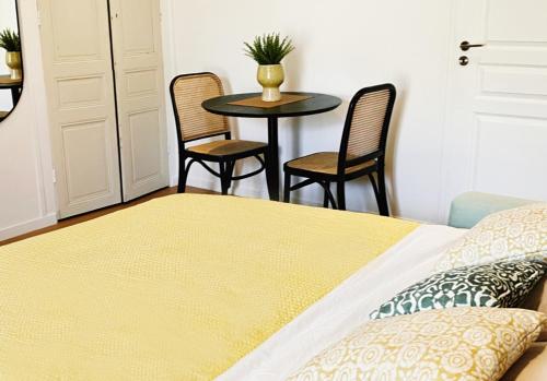 Le Studio Design Stationnement Gratuit Fibre — hotel in Deols
