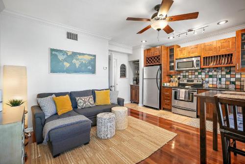 Sunshine Shopping Dining In the heart of Downtown in St. Petersburg, United States