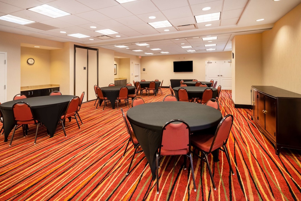 Hampton Inn Covington GA - photo 31