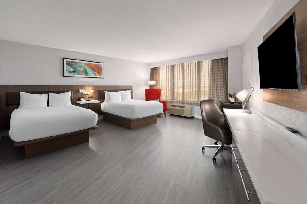 Wyndham Garden Norfolk Downtown - photo 18