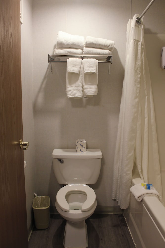 Eastwood Inn - photo 12