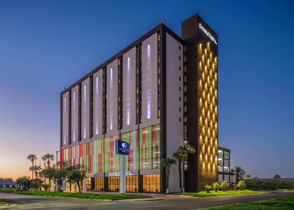 DoubleTree by Hilton Laredo - carbon neutral hotel in Laredo
