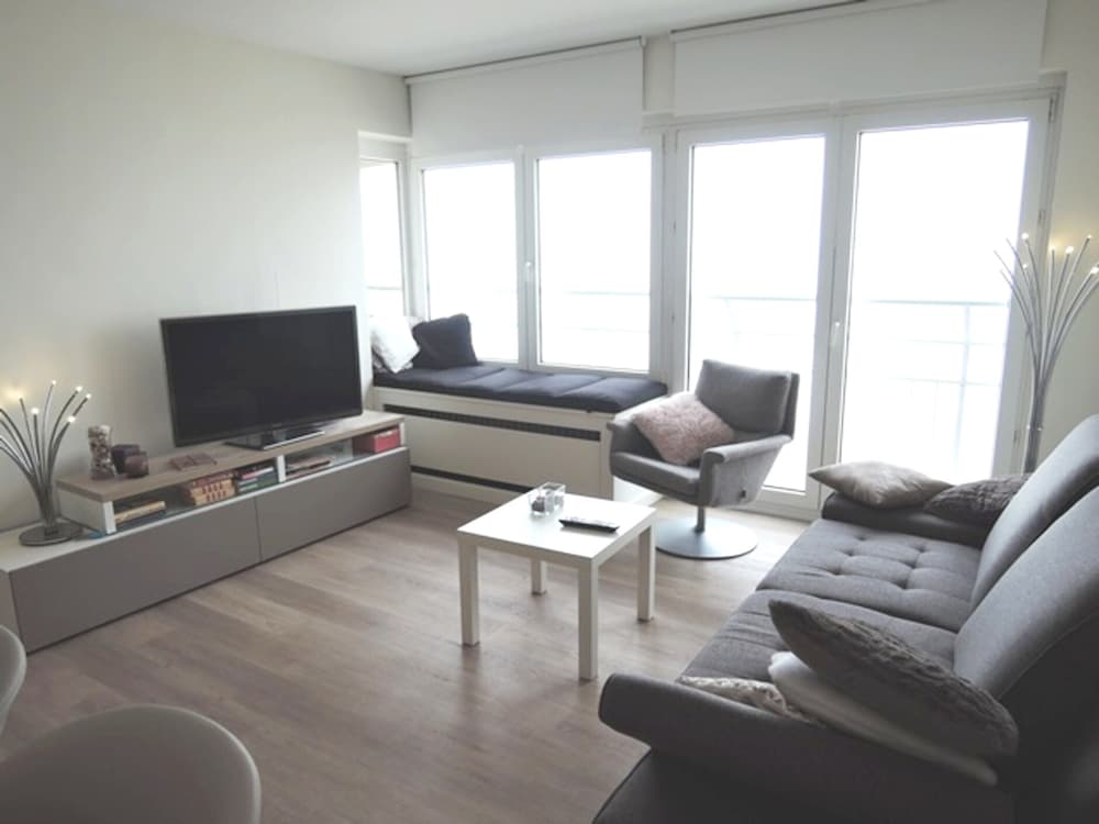 Bright Apartment with Beautiful Sea View — 4-Star Luxury Hotel in Middelkerke, Belgium