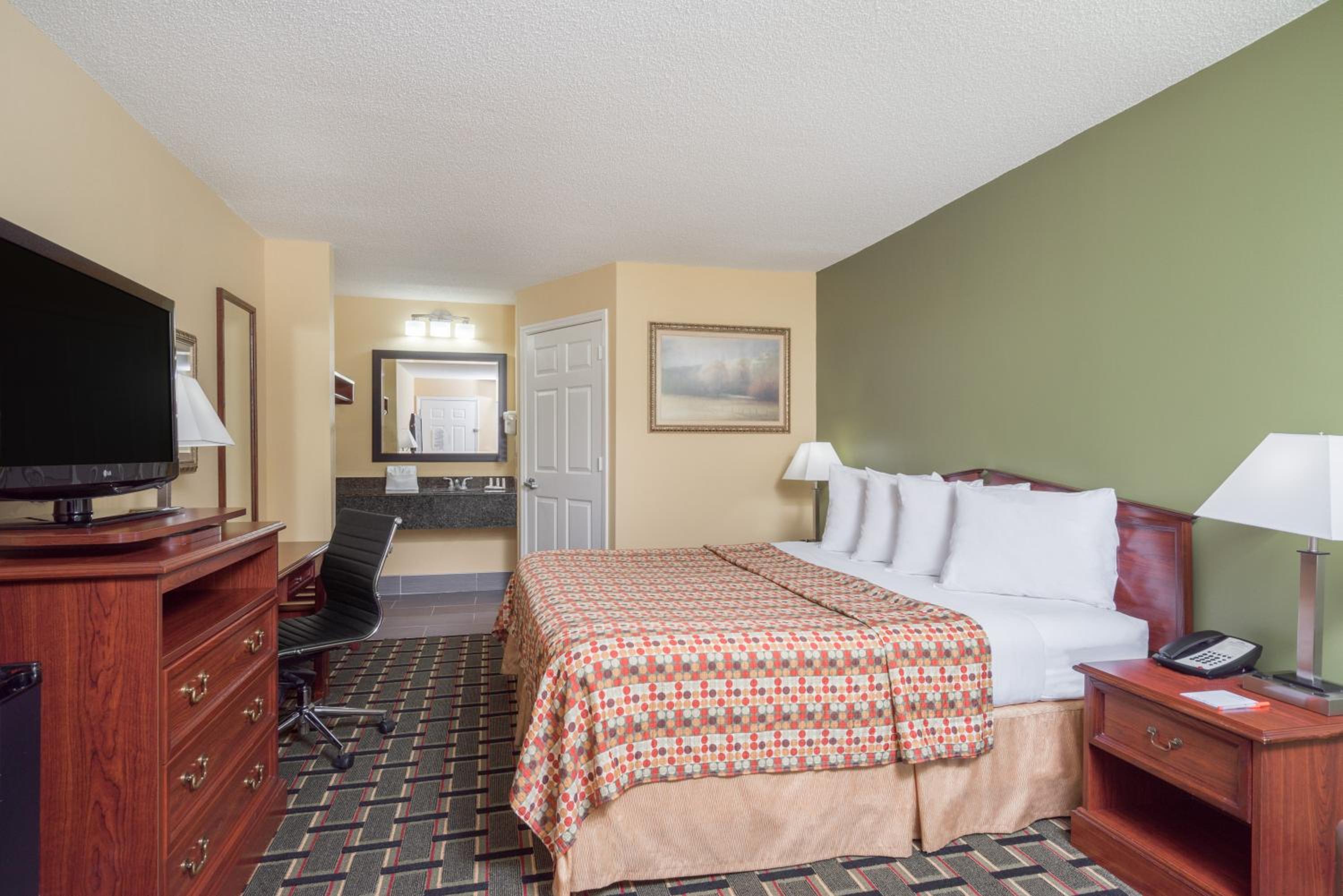 Howard Johnson by Wyndham Dalton - photo 7