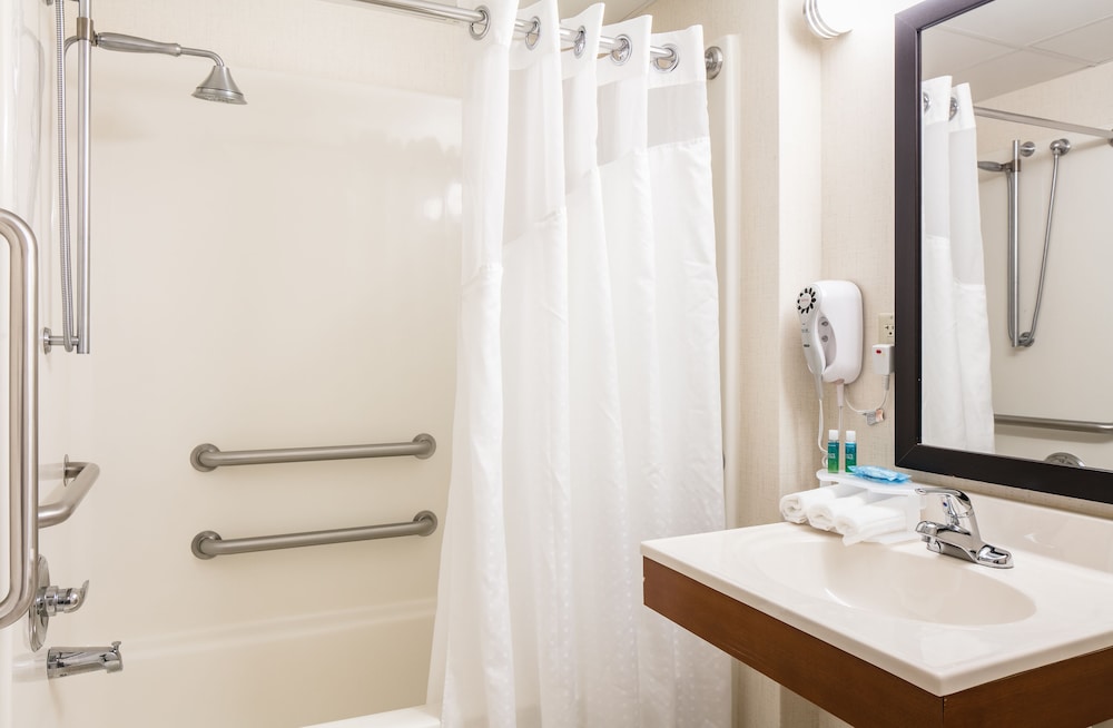 Holiday Inn Express Coralville by IHG - photo 31