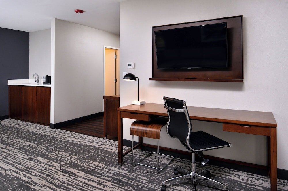 Four Points by Sheraton Omaha Midtown - photo 12