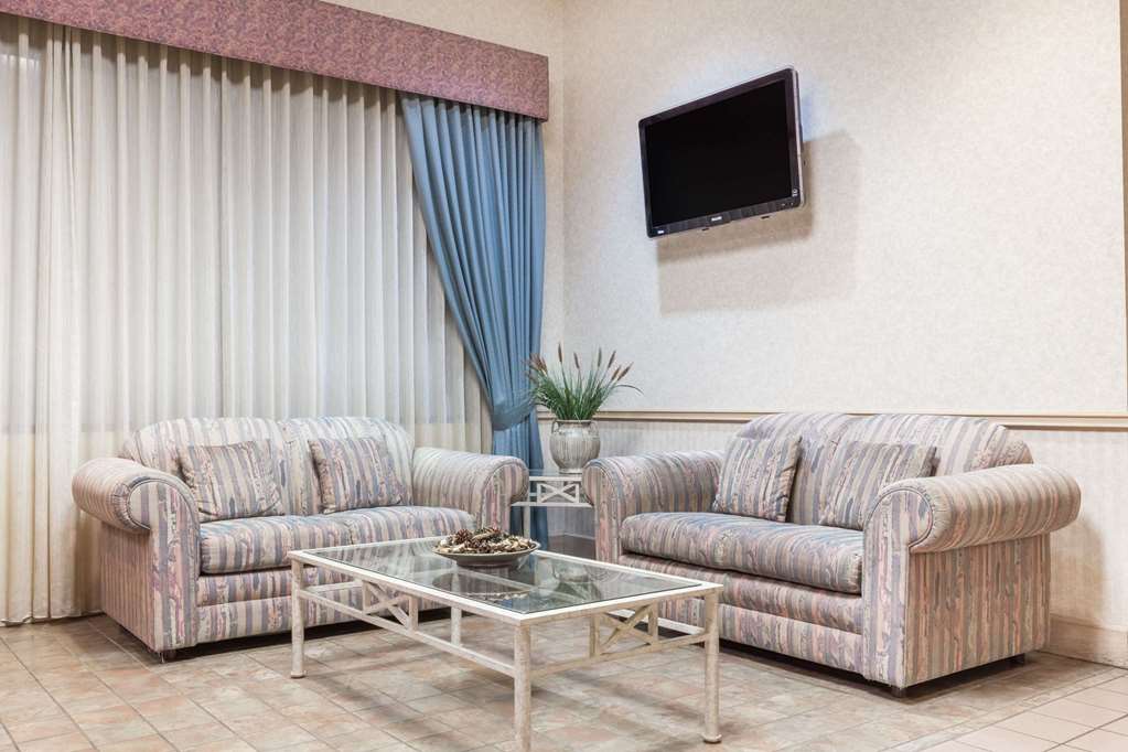 Super 8 by Wyndham Jasper TX - photo 4