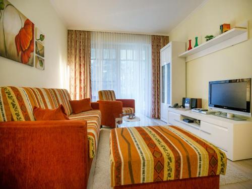 Dünenpark Binz Komfortplus Ferienwohnung mit 1 Schlafzimmer und Terrasse im Erdgeschoss 042 — 4-Star Luxury Hotel in Ostseebad Binz, Germany