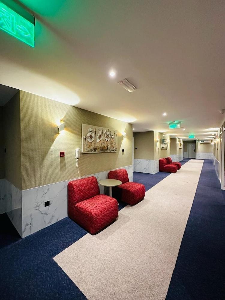 Sky Park Hotel - last minute hotel in Dubai
