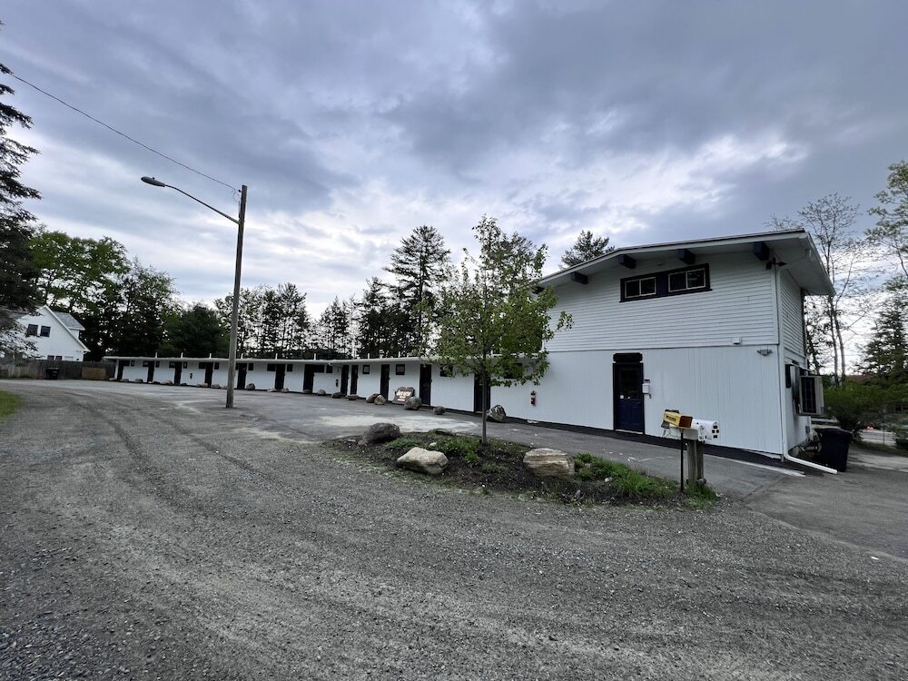 The Great Gatsby Motel Inn - photo 10