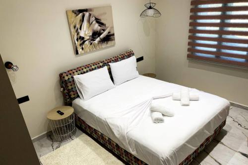 Luxury Home with Garden in the Suburbs — 4-Star Luxury Hotel in Kalamata, Greece