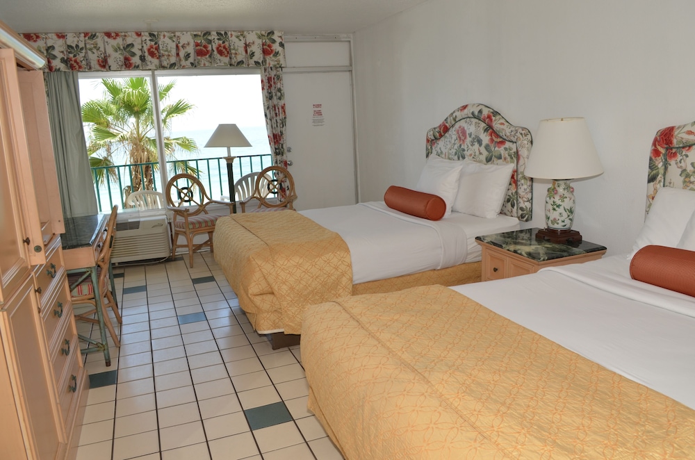 Days Inn by Wyndham Panama City Beach Beachfront Resort - photo 8