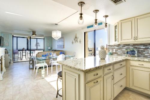 Resort Style Penthouse with Patio in Hudson - photo 8