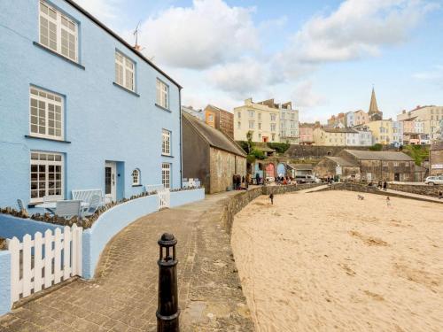 3 Bed in Tenby FB095 in Tenby, United Kingdom