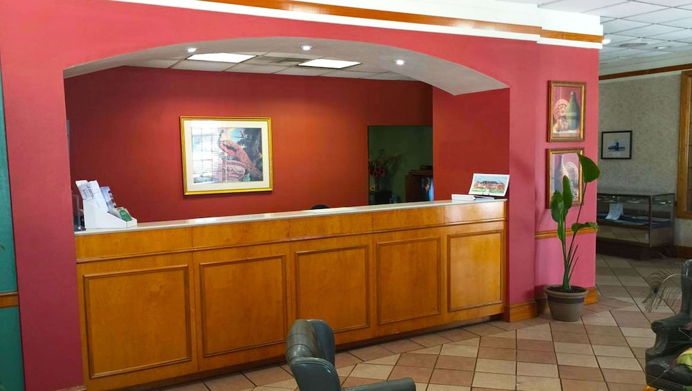 Mayfair Inn - photo 18