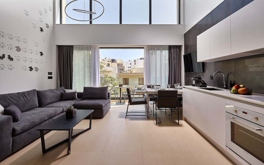 City Lion by Semavi — 4-Star Luxury Hotel in Irakleion, Greece