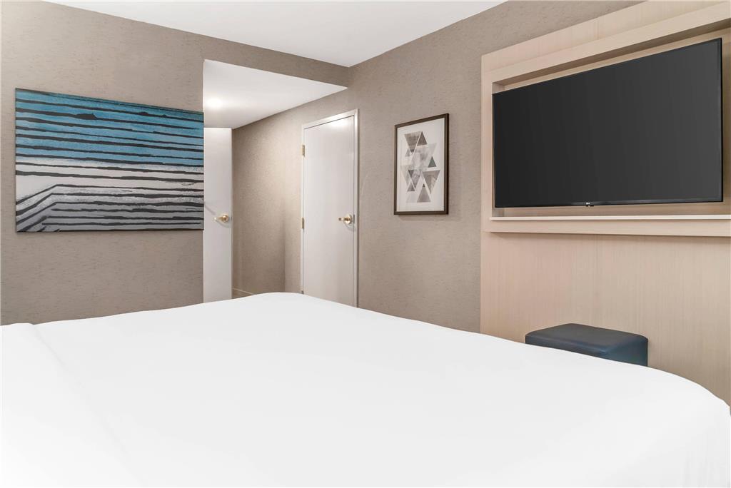 Radisson Plaza Hotel at Kalamazoo Center - photo 67