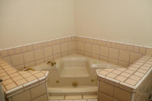 Inn at the Lake - photo 25
