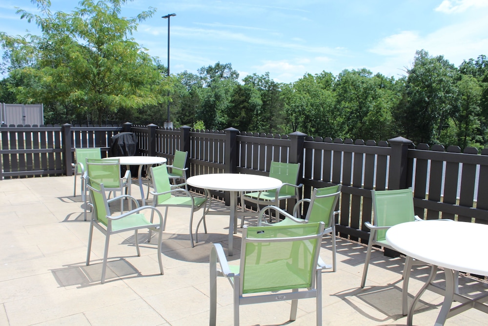 Holiday Inn Express and Suites Gettysburg by IHG - photo 31