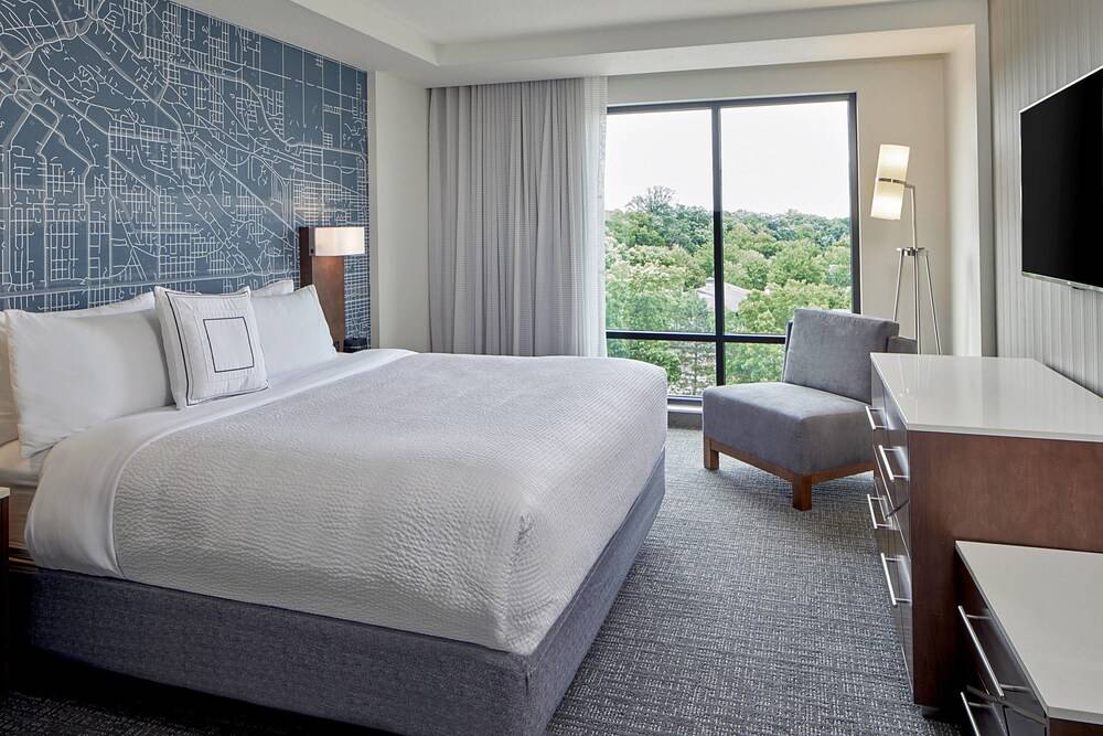 Courtyard by Marriott Minneapolis West - photo 12