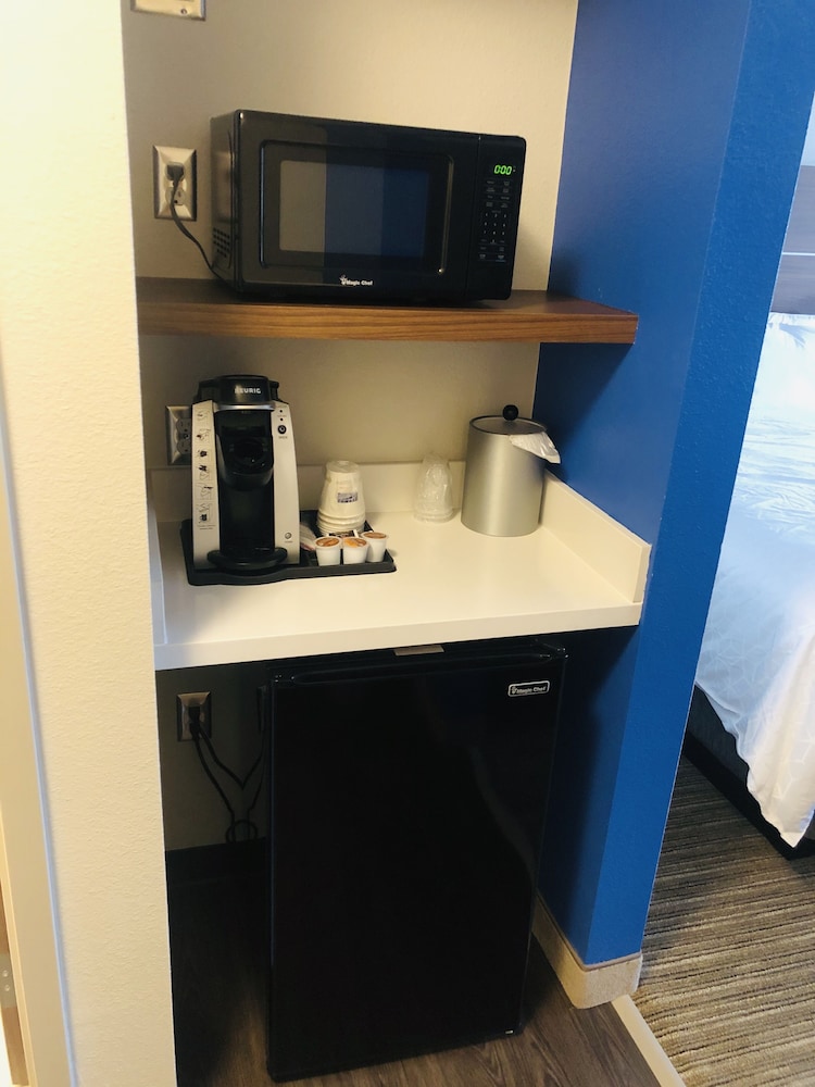Holiday Inn Express & Suites Elko by IHG - photo 38
