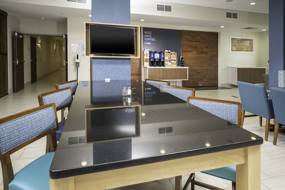 Holiday Inn Express & Suites Rock Hill by IHG - photo 53
