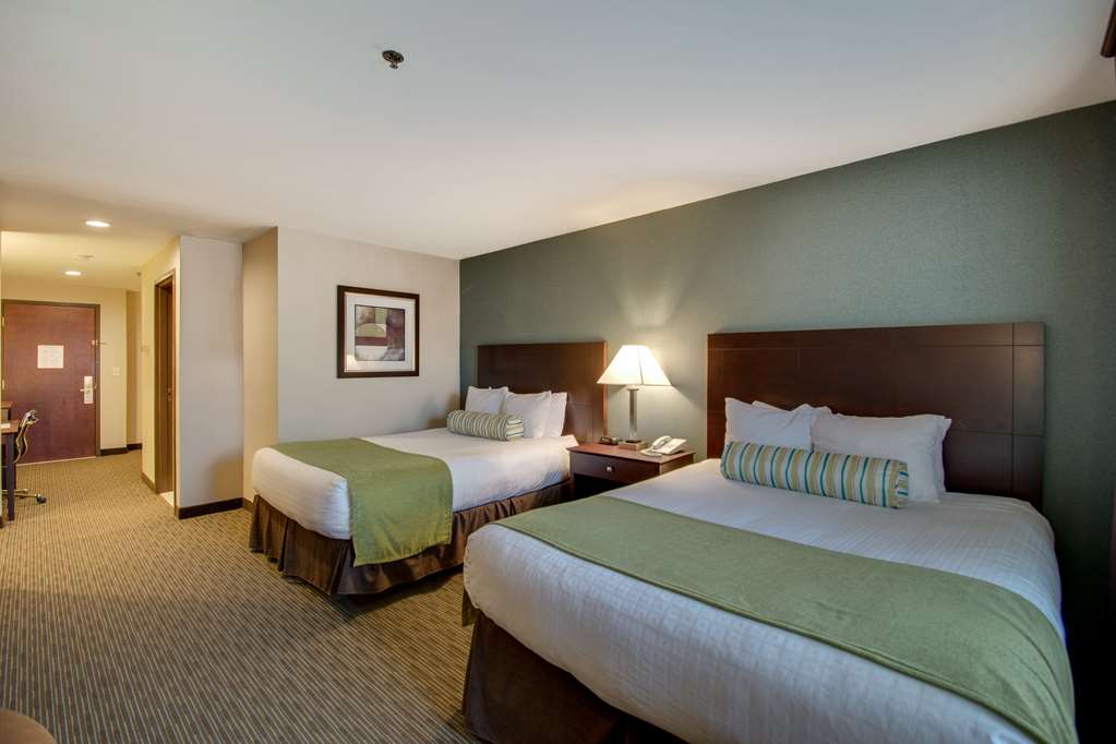 Best Western Plus The Inn at Hampton - photo 19