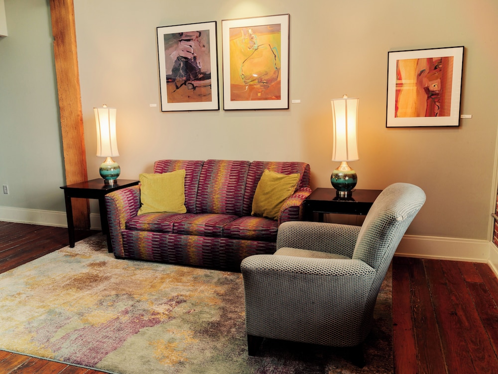 Lancaster Arts Hotel - photo 26