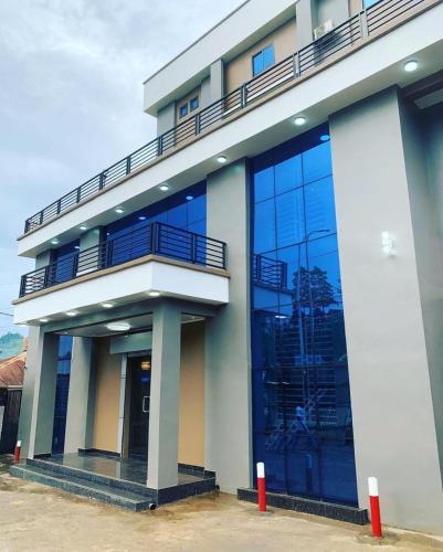 Helen Hotel - carbon neutral hotel in Yaounde