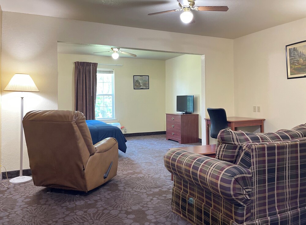 Candlelight Inn & Suites Hwy 69 near McAlester - photo 16