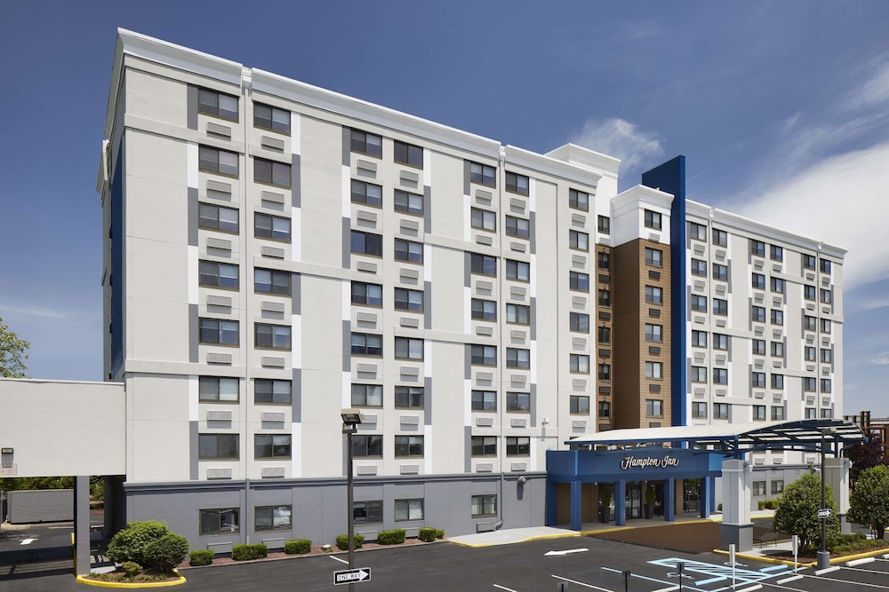Hampton Inn Newark Airport in Newark, United States