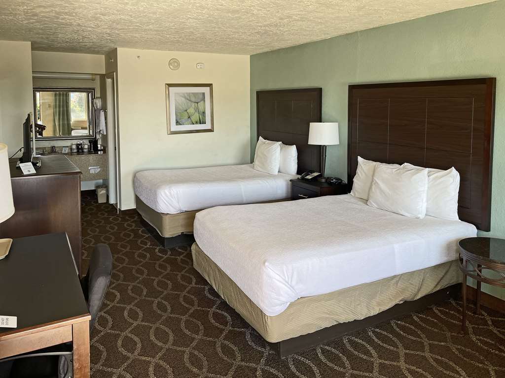Quality Inn Clinton North - photo 10