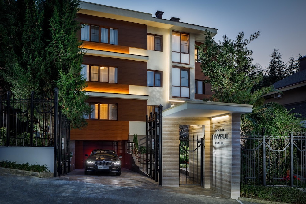 Grafit Hotel — 4-Star Luxury Hotel in Sochi, Russia