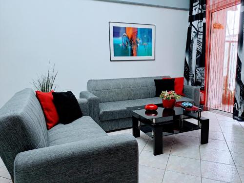 Bright Apartment in Nea Palatia Oropos — 4-Star Luxury Hotel in Skala Oropou, Greece