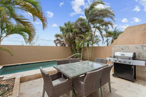 Eagle Beach Private Pool Outdoor Deluxe Townhome11 — Unknown City