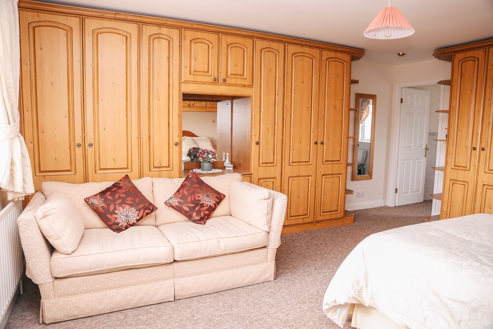 Holly Tree Farm — 4-Star Luxury Hotel in Macclesfield, United Kingdom