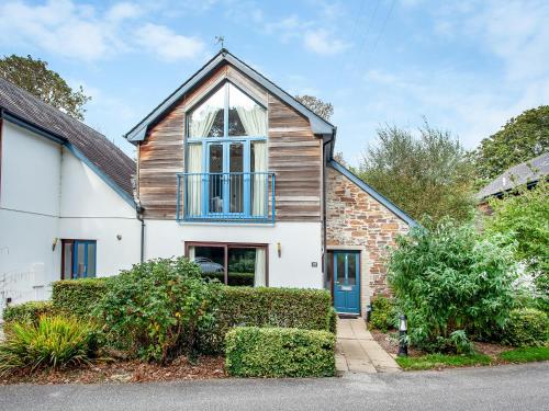 Haven 80 - carbon neutral hotel in Perranwell